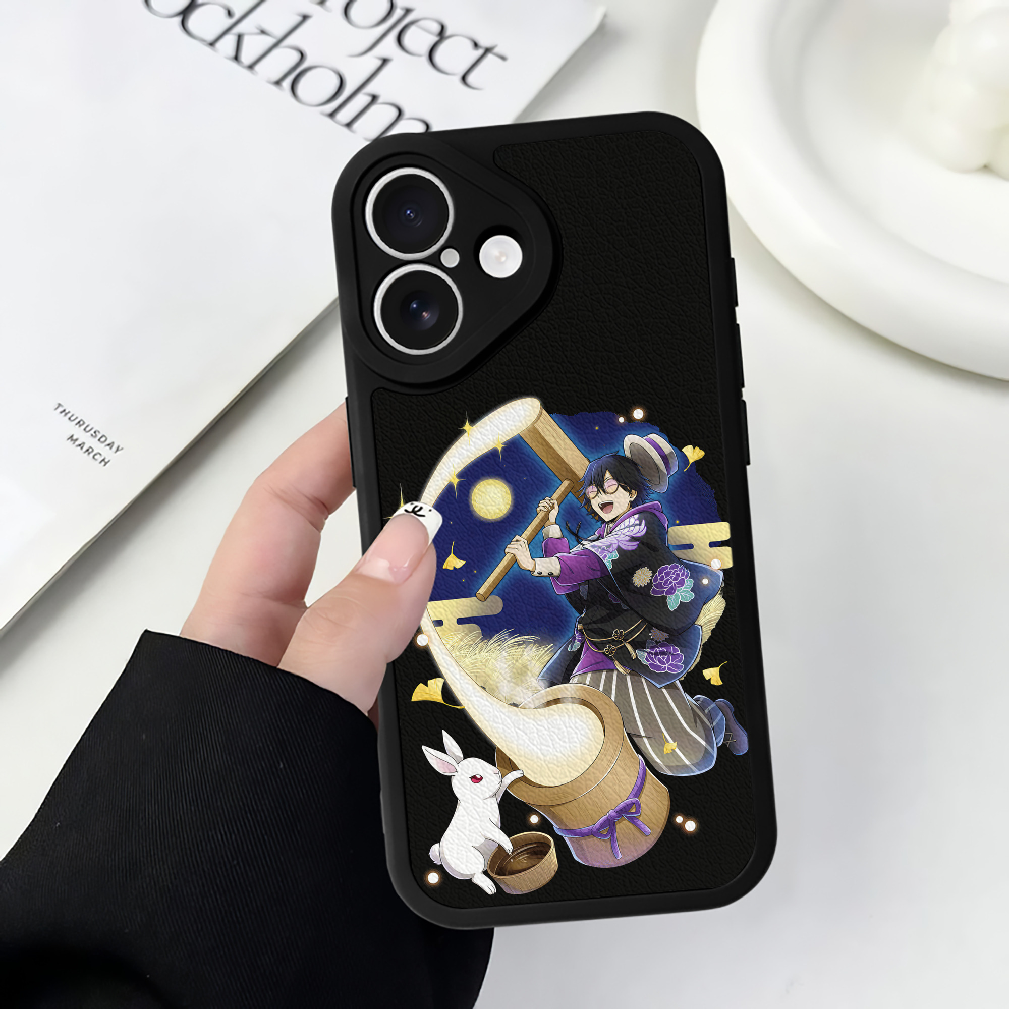 （画像用） 文豪ストレイドッグス Bungo Stray Dogs 【iPhone 16シリーズ対応】シリコンスマホケース（レザー調） 材質：シリコン